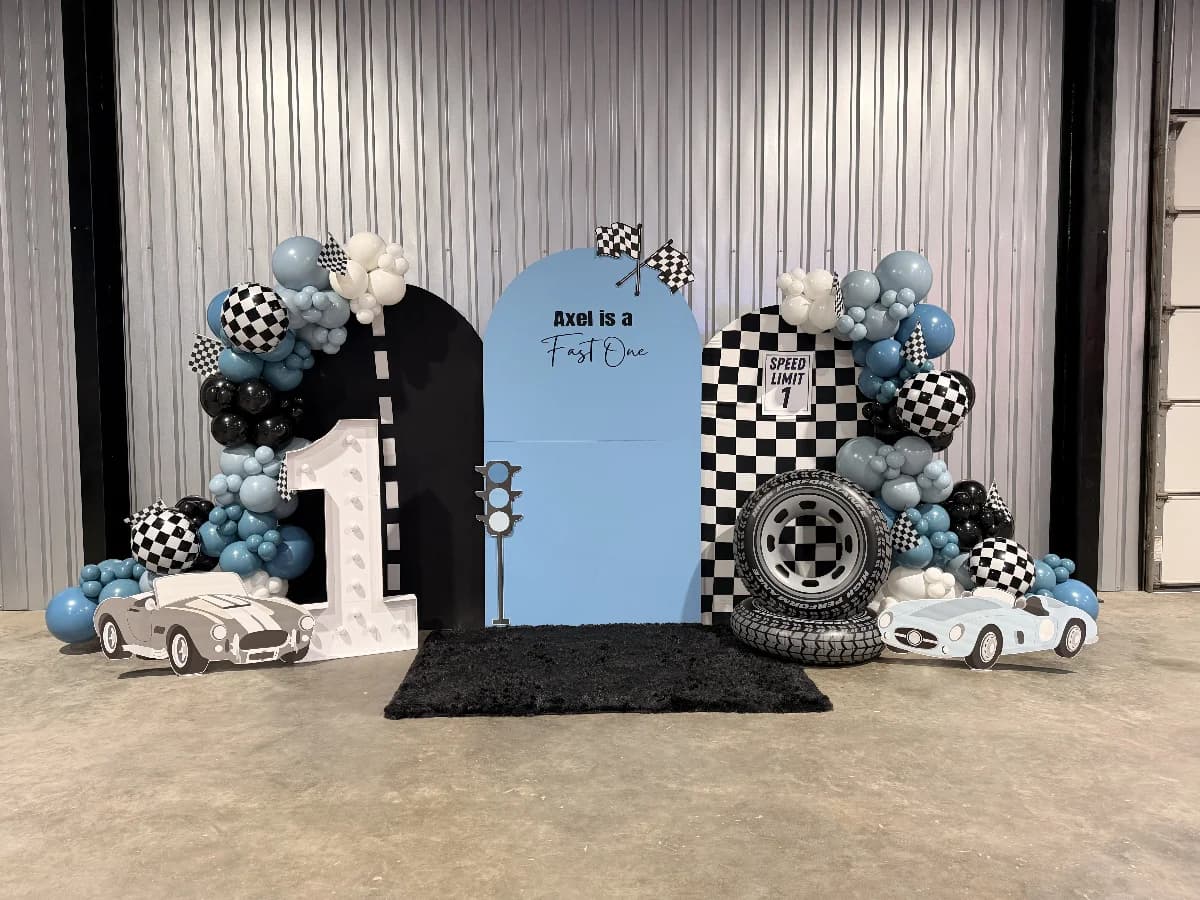 3 Arch Balloon Garland w/ Props, Rug, & Marquee Numbers